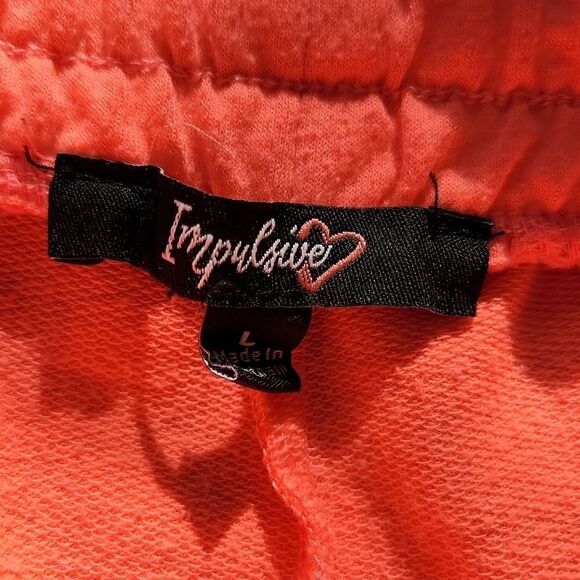 Impulsive Shorts - Picture 3 of 3